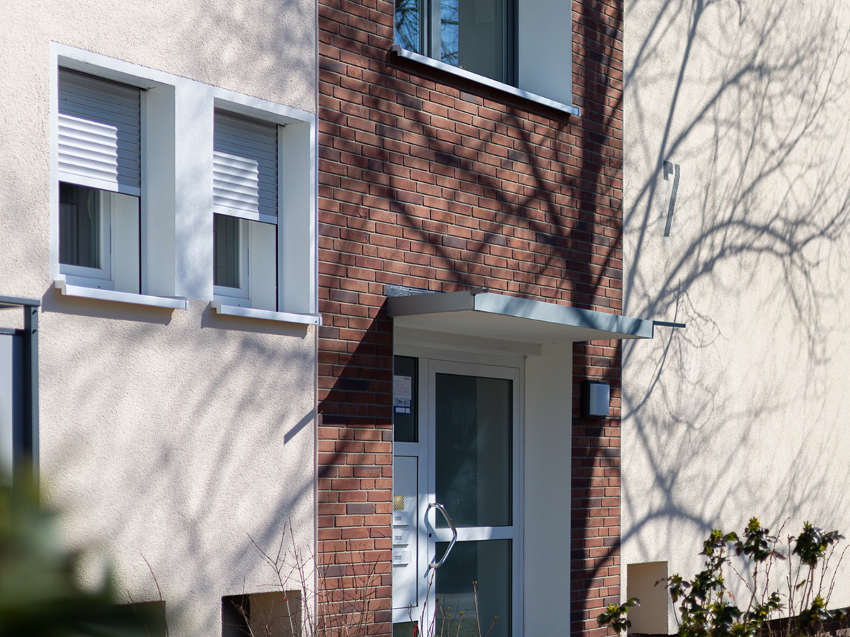 Modernisiertes Wohngebäude in der Von-Born-Straße