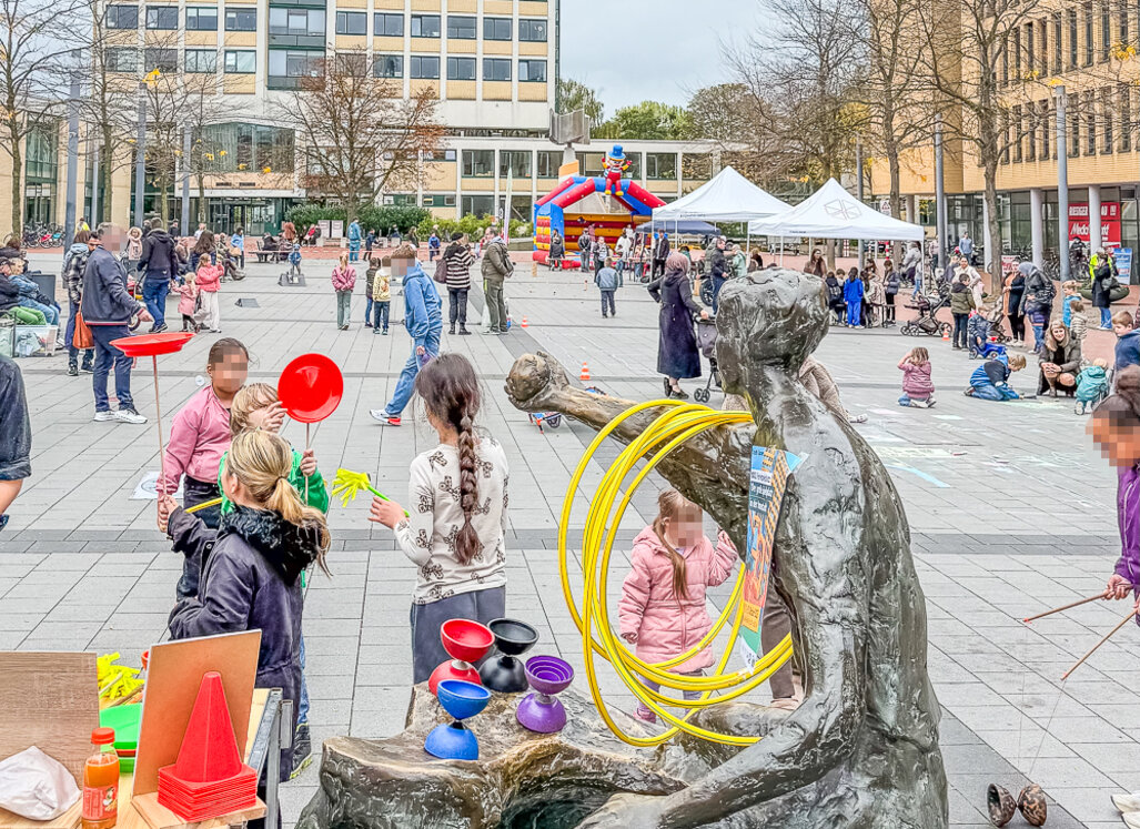 Stadt Lünen Kinder spielen auf dem Lüner Marktplatz