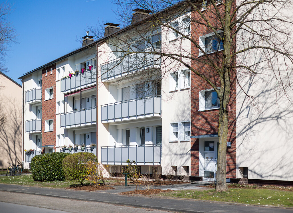 Modernisiertes Wohngebäude in der Von-Born-Straße