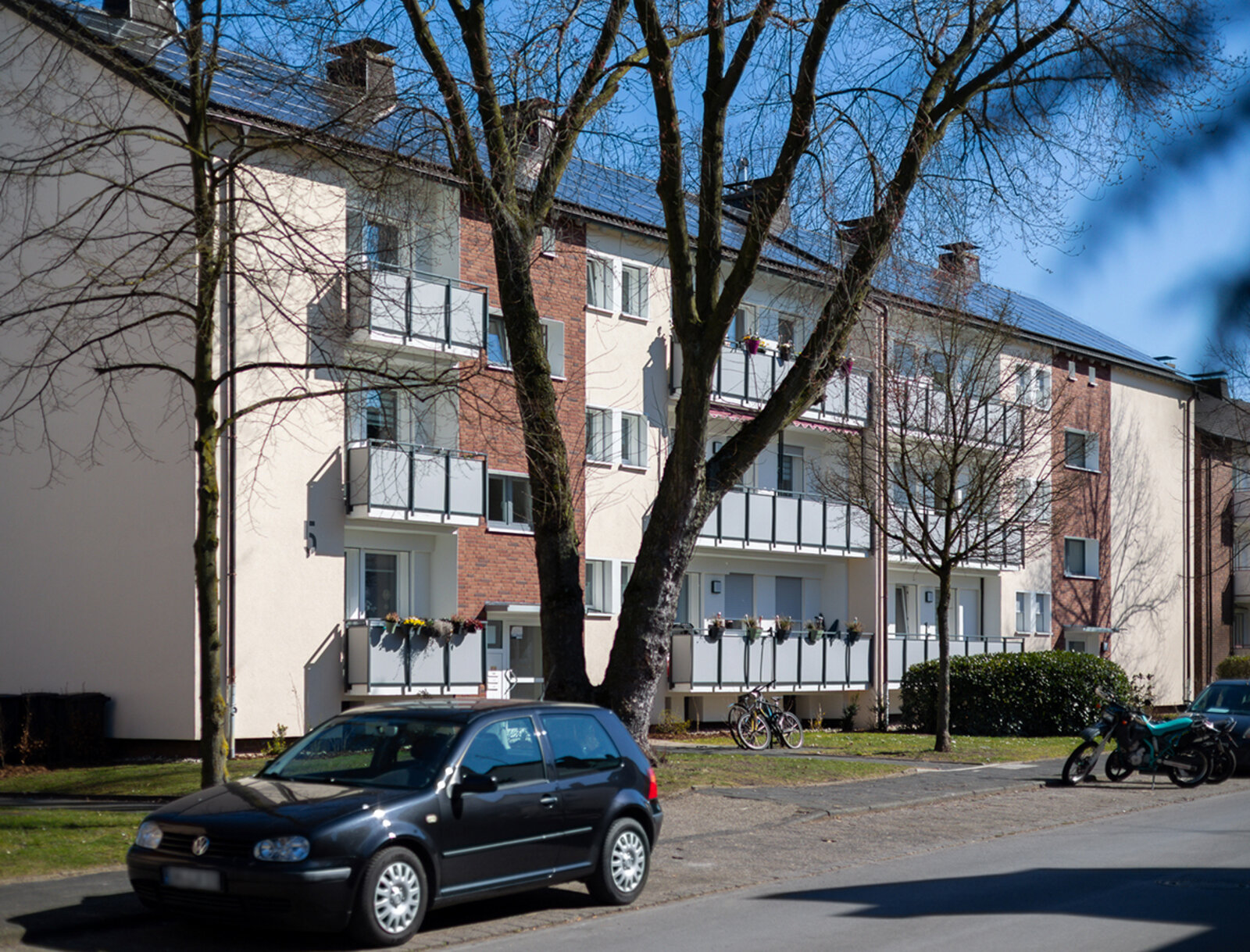 Modernisiertes Wohngebäude in der Von-Born-Straße