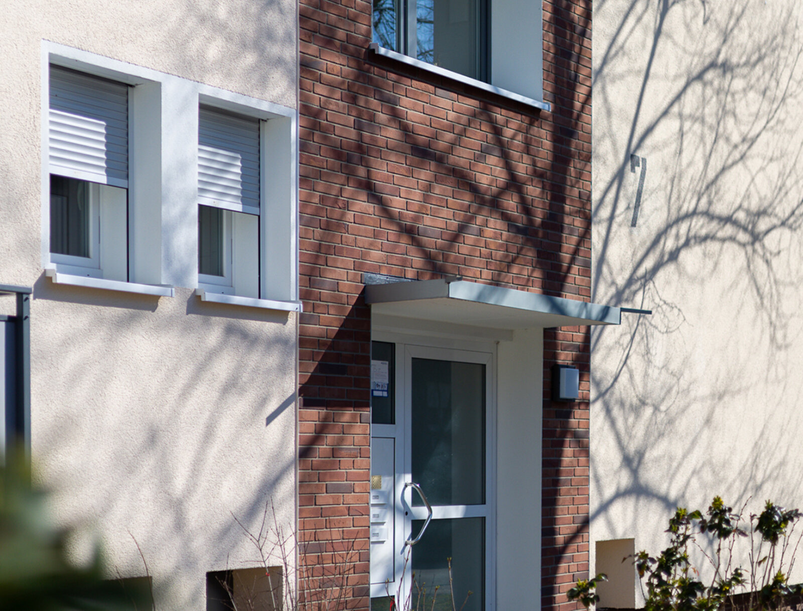 Modernisiertes Wohngebäude in der Von-Born-Straße