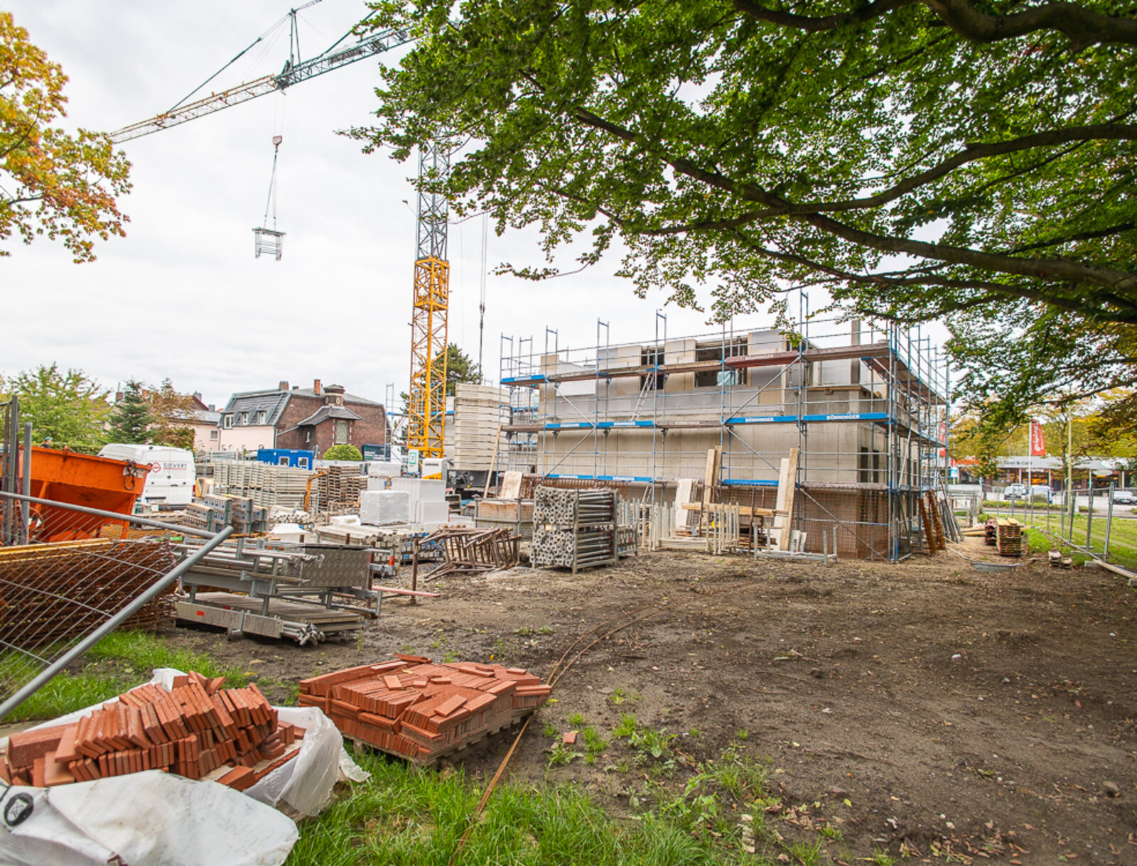 Baumaterialien auf der Baustelle