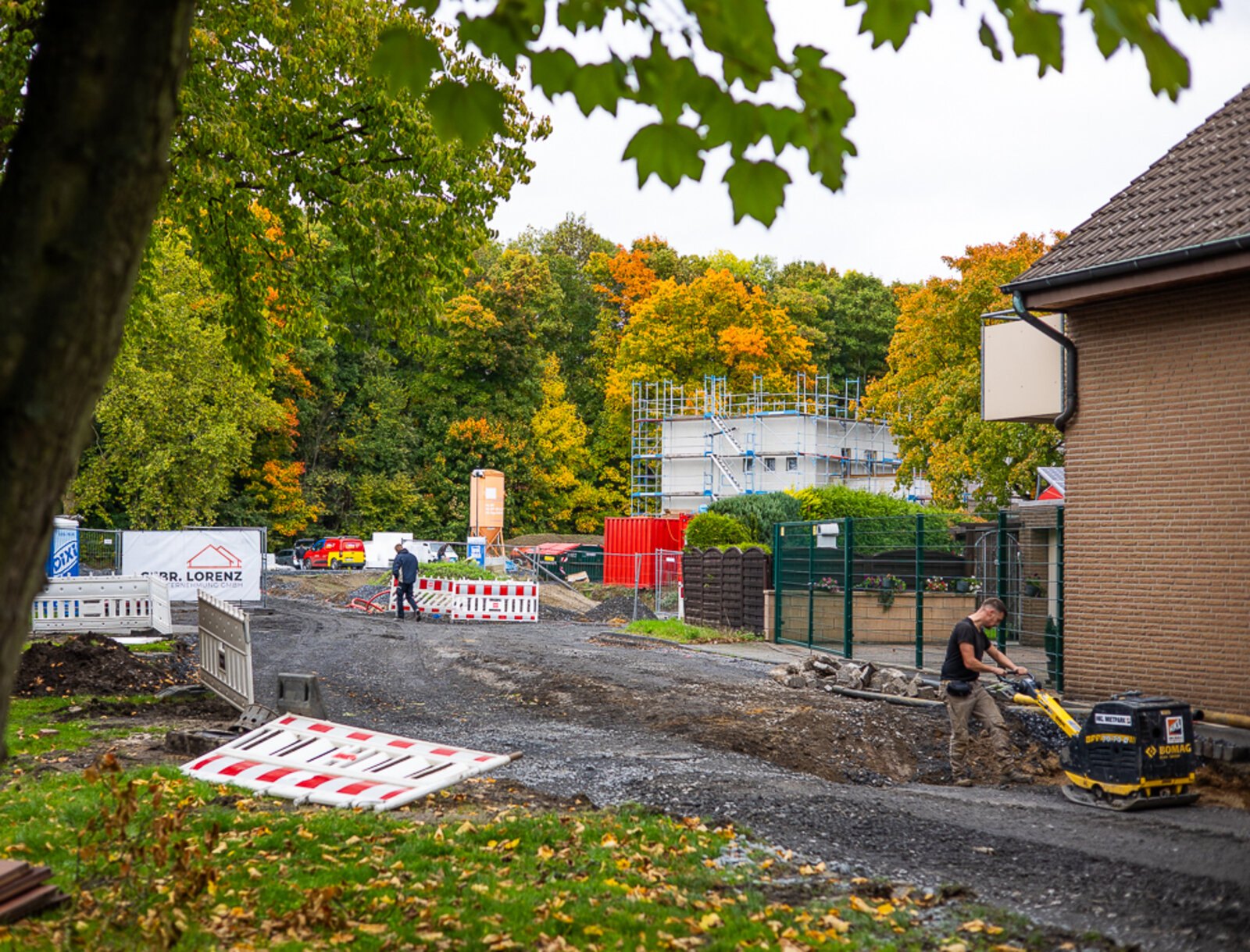 Straßenansicht der Baustelle