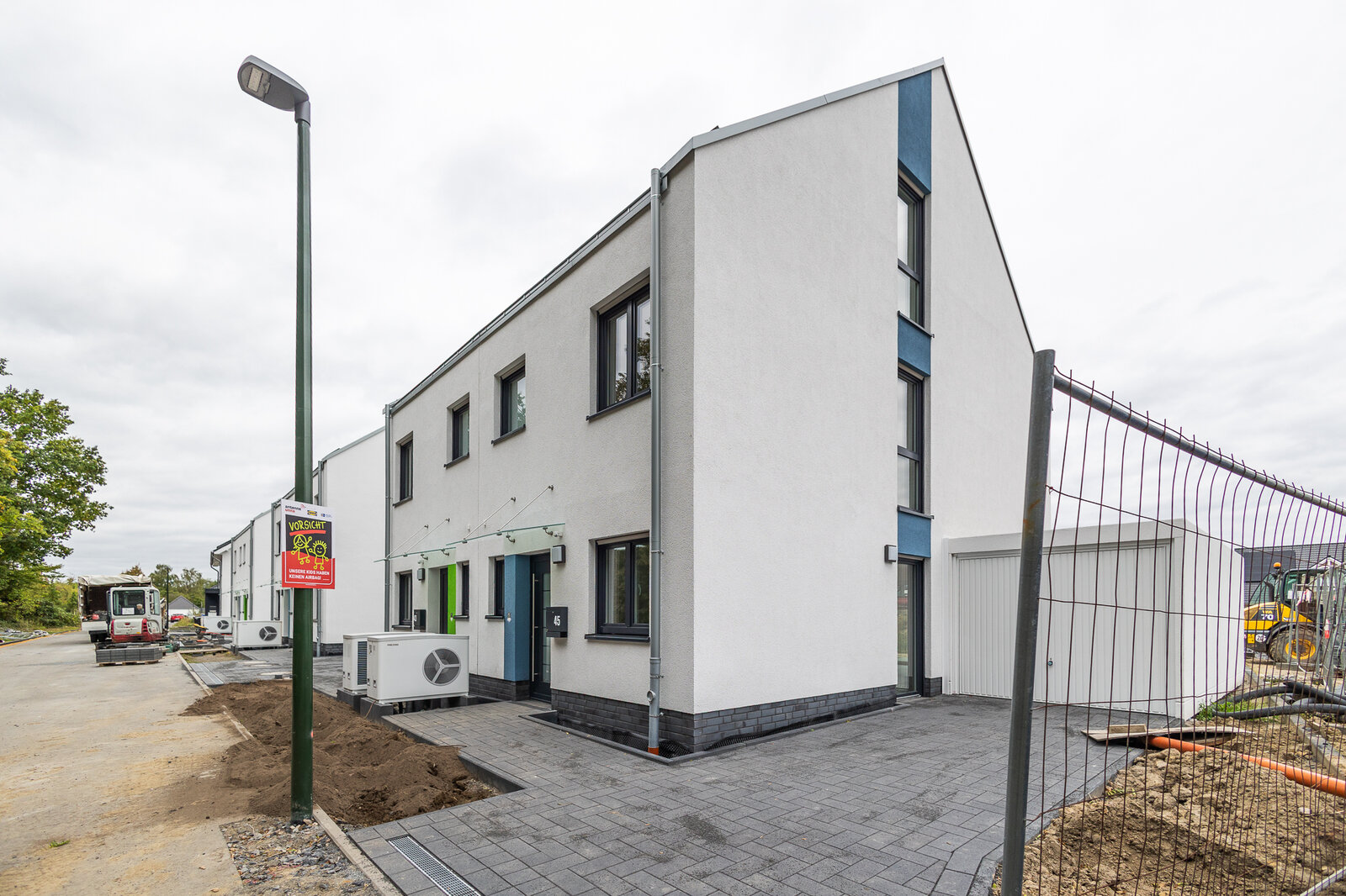 Straßenansicht Doppelhaushälfte